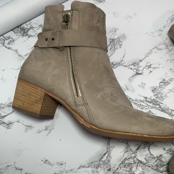 Paul Green taupe soft leather Sheridan heel Bootie - Picture 3 of 11